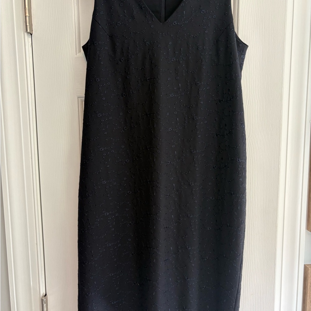 DKNY Navy Blue Eyelet Embroidered Sleeveless Shift Dress Size 6